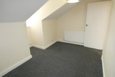 3 bedroom property to rent, Caunce Street flat 3 2FF