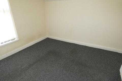 3 bedroom property to rent, Caunce Street flat 3 2FF