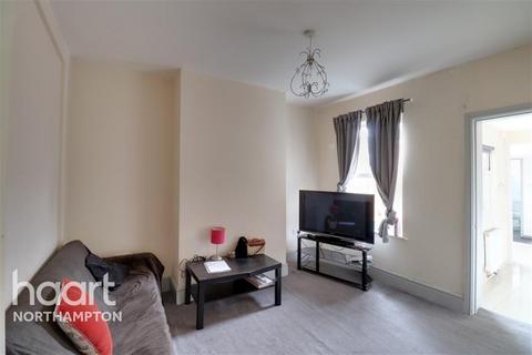 3 bedroom terraced house to rent, Gordon Street Northampton