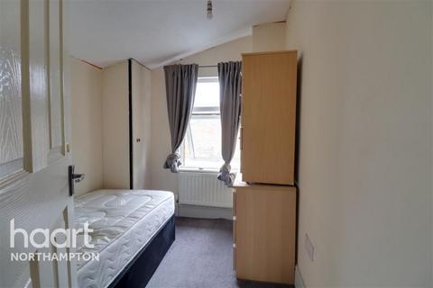 3 bedroom terraced house to rent, Gordon Street Northampton