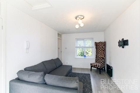 Studio to rent, Monarch Mews, Streatham