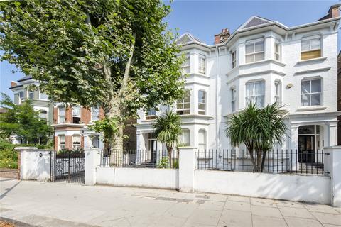 4 bedroom terraced house to rent, St. Quintin Avenue, London