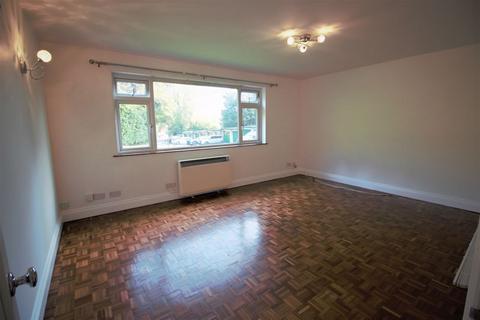 2 bedroom ground floor flat to rent, £1475PCM MARKFIELD ROAD  CATERHAM