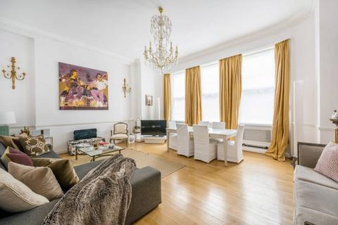 4 bedroom flat to rent, Green Street, Mayfair, London W1K