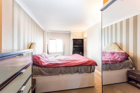 3 bedroom penthouse to rent, Kingsland Road, Hackney, London, N1
