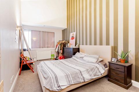 3 bedroom penthouse to rent, Kingsland Road, Hackney, London, N1
