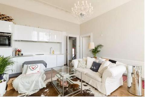 2 bedroom apartment to rent, Malvern Road, Cheltenham