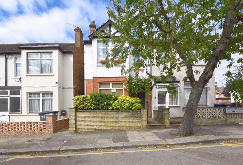 Bertram Road, Hendon, London 2 bed flat £350,000