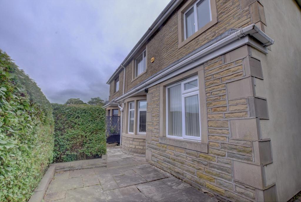 Briercliffe Road, Burnley 4 bed semidetached house £200,000