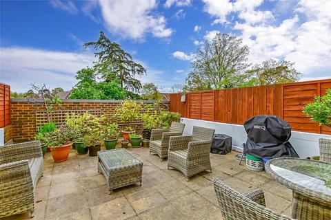 3 bedroom maisonette for sale, High Street, Cranleigh, Surrey