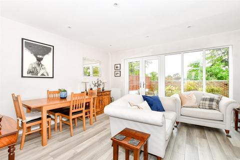 3 bedroom maisonette for sale, High Street, Cranleigh, Surrey