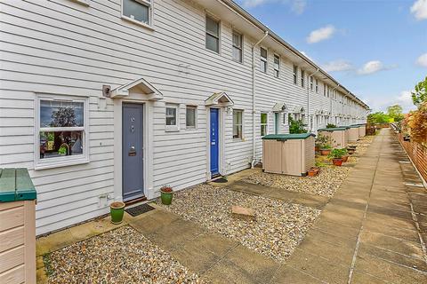 3 bedroom maisonette for sale, High Street, Cranleigh, Surrey