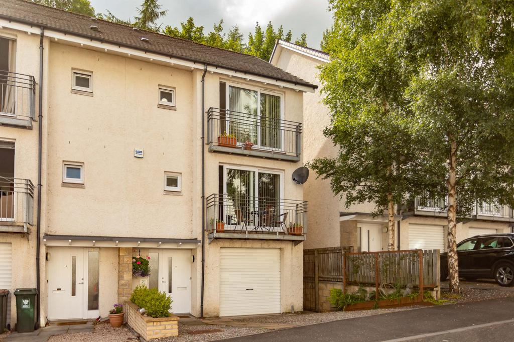 Riverside Park, Blairgowrie, Perthshire, PH10 4 bed end of terrace house £185,000