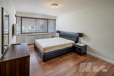3 bedroom flat to rent, Loudoun Road, London NW8