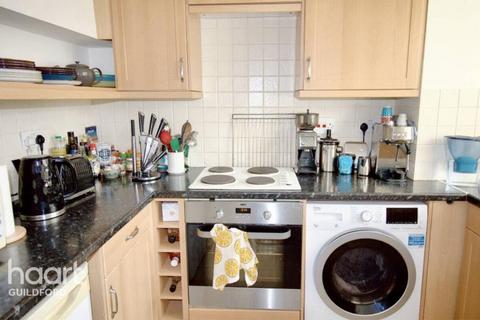 1 bedroom semi-detached house to rent, Weybrook Drive, Guildford