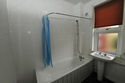 2 bedroom terraced house to rent, AUTUMN STREET, HYDE PARK, LEEDS