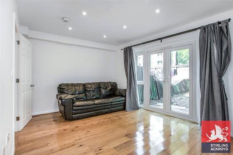 3 bedroom terraced house to rent, Greenham Close, London, SE1