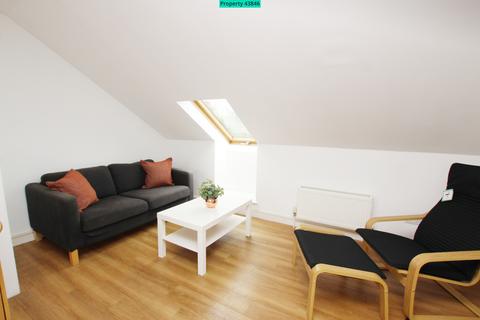 3 bedroom flat to rent, Margate Road, London, SW2 5DU
