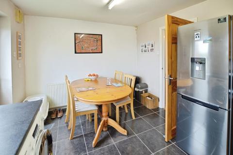 3 bedroom semi-detached house to rent, Waterman Court, York YO24