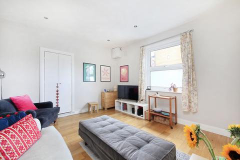 2 bedroom flat for sale, Earlsfield Road, London