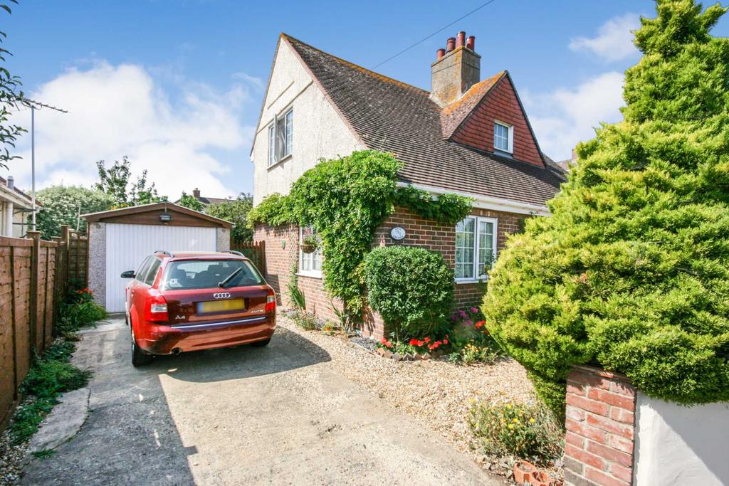 Church Road, Selsey 3 bed detached house £365,000