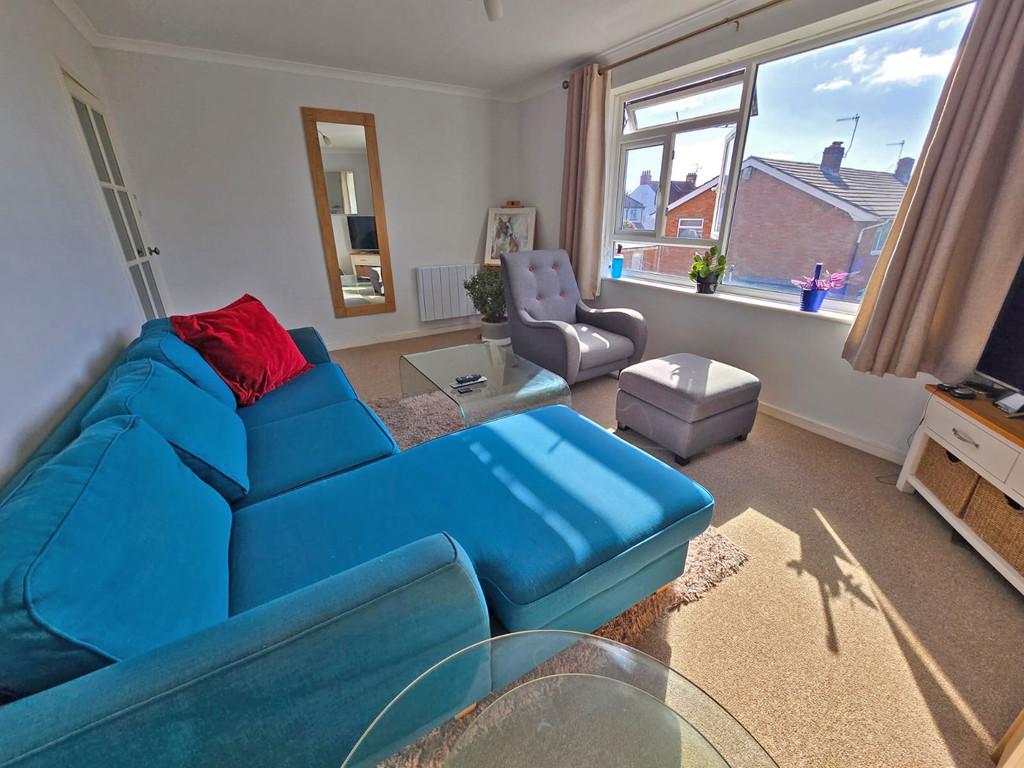 Living room (2)
