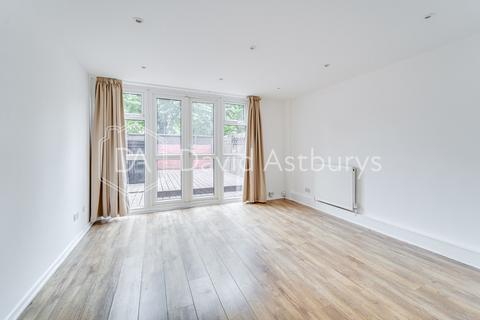 3 bedroom apartment to rent, Mowatt Close, Archway, London