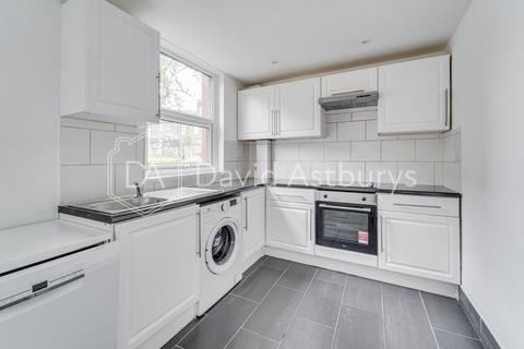 3 bedroom apartment to rent, Mowatt Close, Archway, London