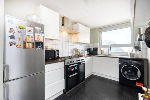 3 bedroom apartment to rent, Briggeford Close, London, E5