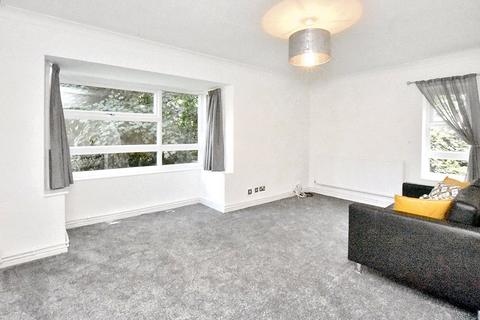 2 bedroom apartment for sale - Robinwood Court, Roundhay, Leeds