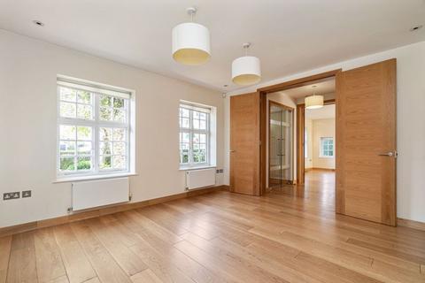 5 bedroom detached house to rent, Hampstead Way, Hampstead Garden Suburb, NW11