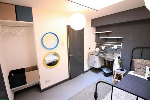 Studio to rent, RM1 82A Far Gosford Street, Coventry