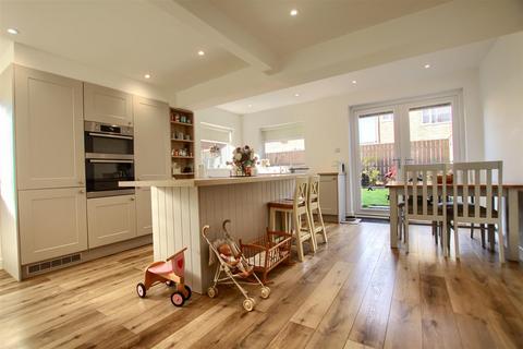 7 Amesbury Crescent, Hemlington, Middlesbrough, TS8 9HR