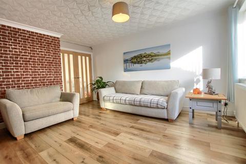 7 Amesbury Crescent, Hemlington, Middlesbrough, TS8 9HR