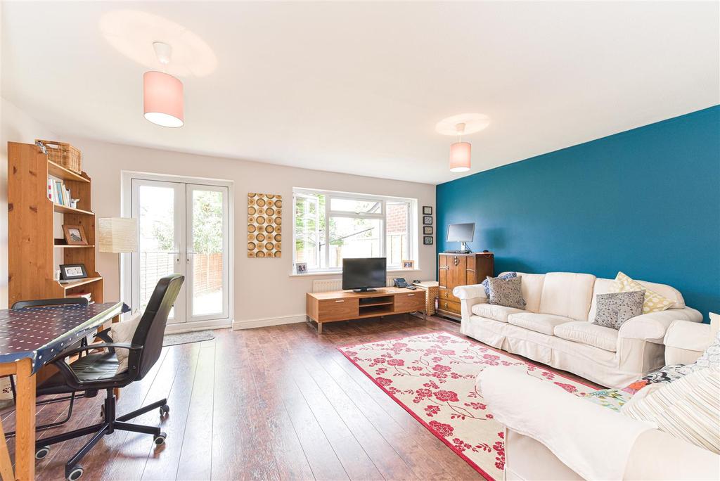 Glovers Road, Reigate 3 bed house £550,000