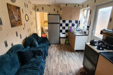 1 bedroom in a house share to rent - Room5, Newton Road, Sparkhill, Birmingham, B11 4PS