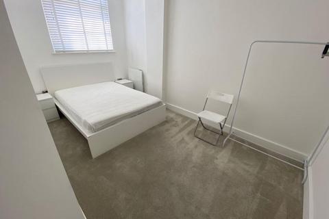 2 bedroom flat to rent, Kings Road,  Reading,  RG1