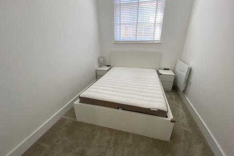 2 bedroom flat to rent, Kings Road,  Reading,  RG1