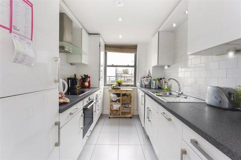 2 bedroom apartment to rent, Winders Road, London, SW11