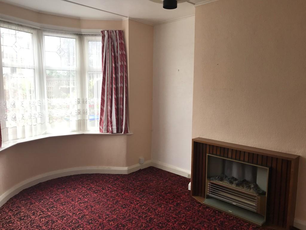 Appledore Avenue, Bexleyheath, DA7 3 bed semidetached house £200,000
