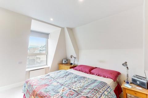 3 bedroom penthouse to rent, Saffron Hill, EC1N