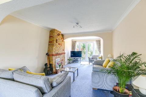 5 Audley Drive, Warlingham, CR6 9AH
