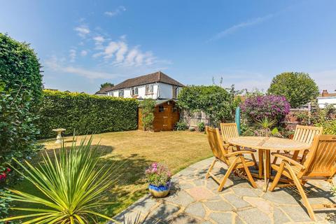 5 Audley Drive, Warlingham, CR6 9AH