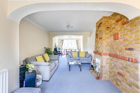5 Audley Drive, Warlingham, CR6 9AH
