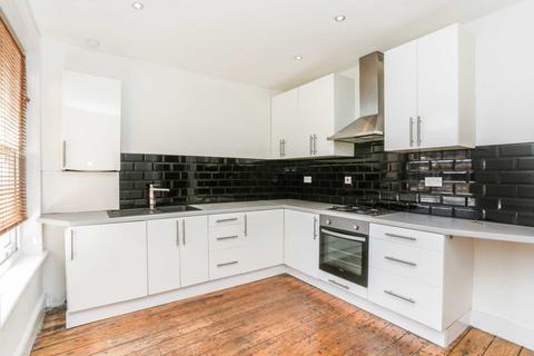 2 bedroom apartment to rent, Salcombe Road, Stoke Newington