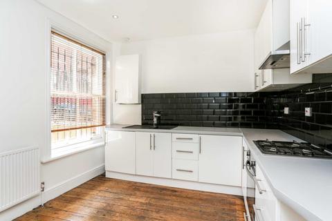 2 bedroom apartment to rent, Salcombe Road, Stoke Newington