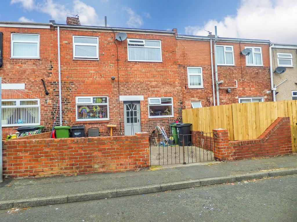 Hollymount Avenue, Bedlington, Northumberland, NE22 5AJ 3 bed terraced