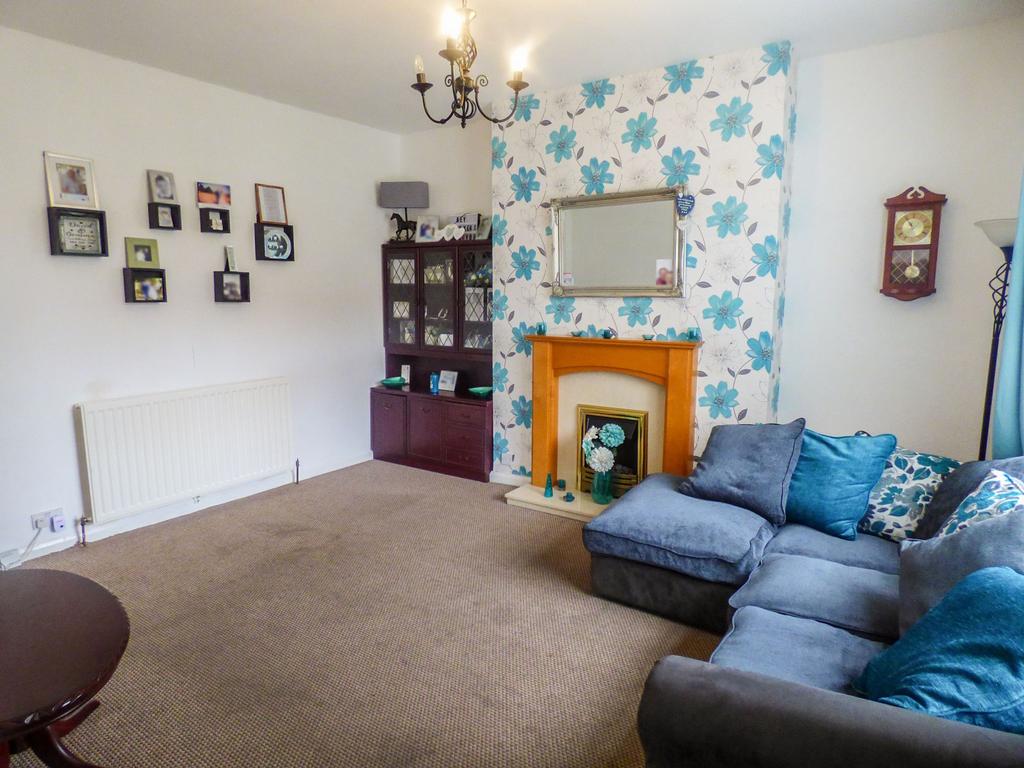Hollymount Avenue, Bedlington, Northumberland, NE22 5AJ 3 bed terraced