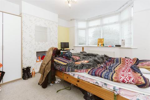4 bedroom semi-detached house to rent, Wades Road, Filton, Bristol, BS34
