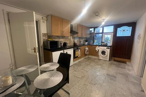 3 bedroom flat to rent, Stanmore Street, Islington, London, N1